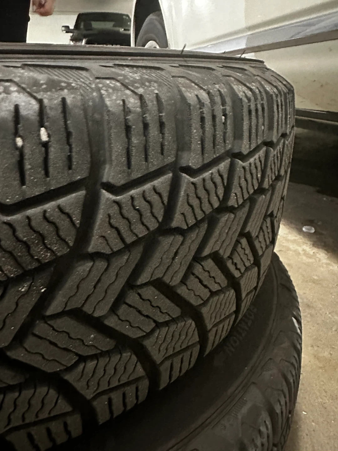 Michelin 195/65 R15 Winter Tires (Set of 4 with rims) - photo 3