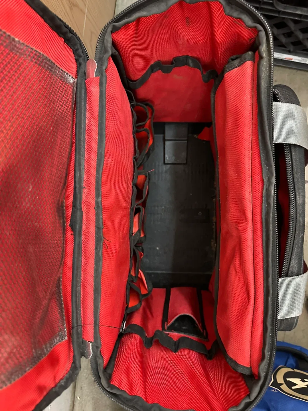 Milwaukee PACKOUT Tool Bag image indicator(2)