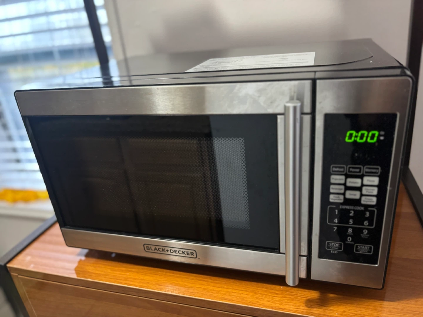 Black+Decker Microwave Oven - photo 2