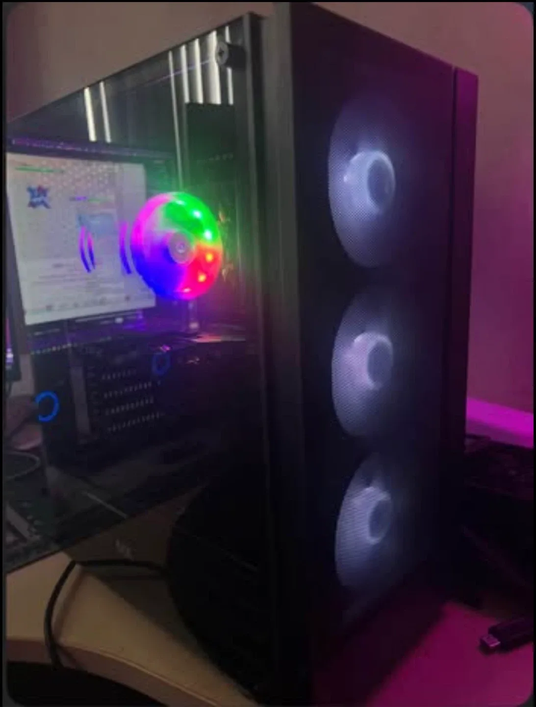 Custom PC Gaming Desktop image indicator(2)