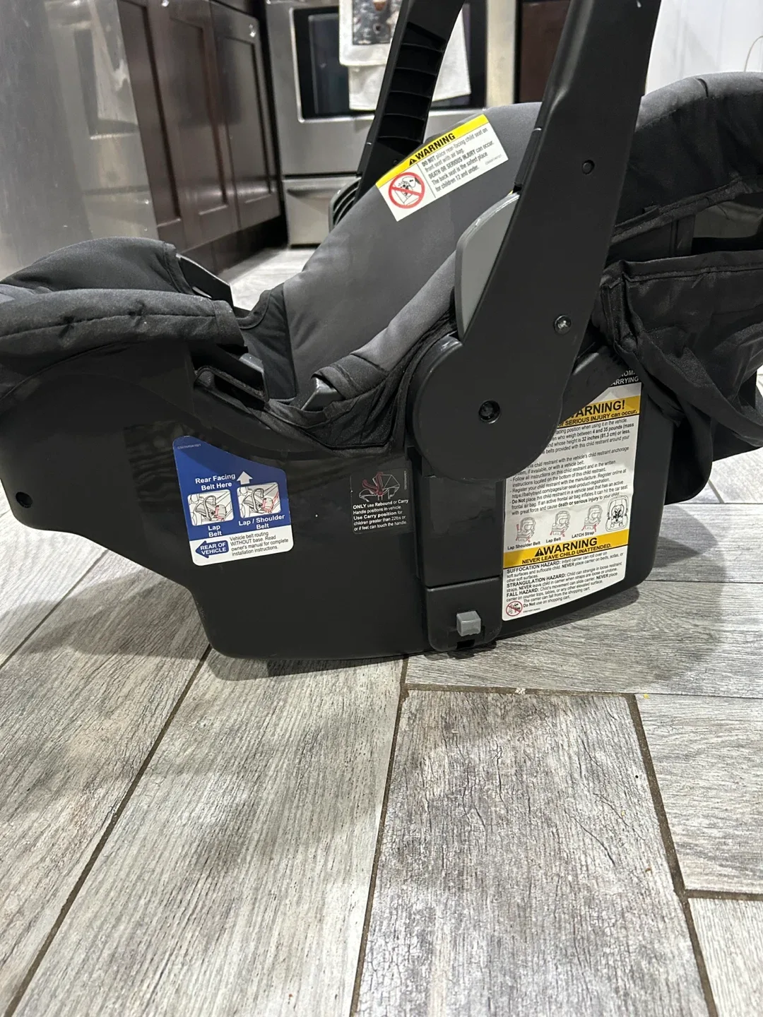 Baby Jogger Infant Car Seat - Black image indicator(2)