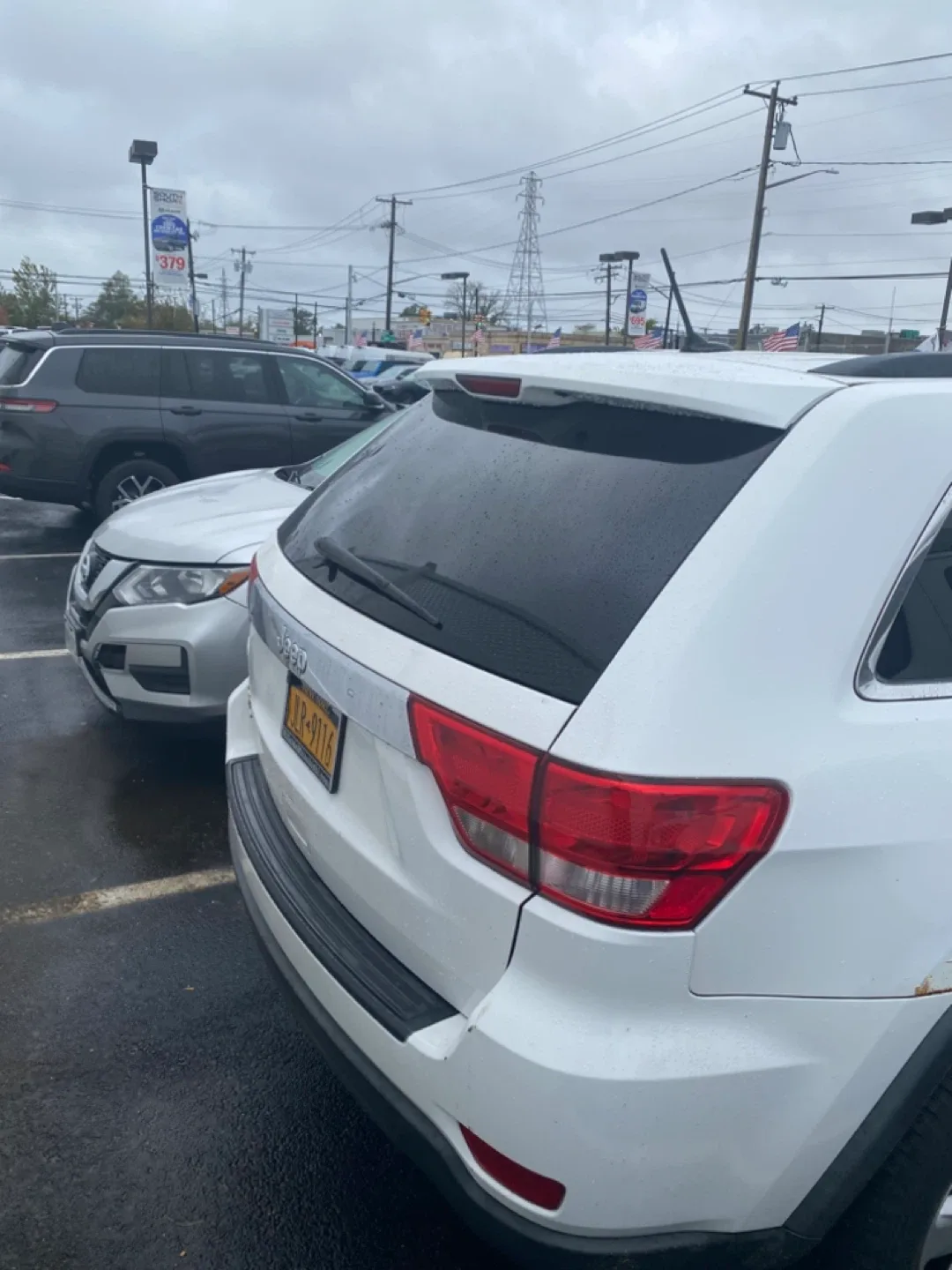 Jeep Grand Cherokee White SUV image indicator(2)