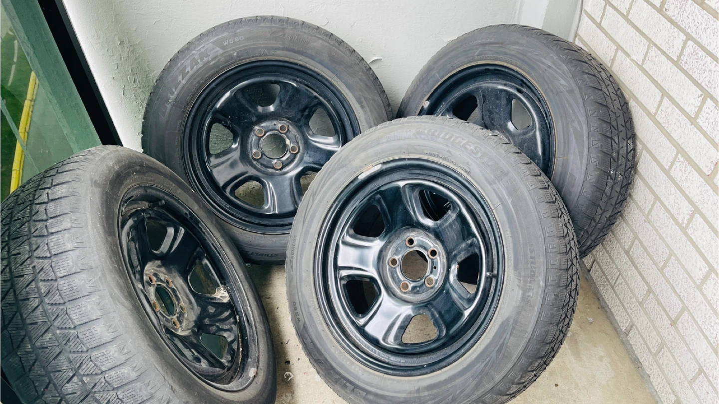 Bridgestone Blizzak Winter Tires on Rims - photo 4