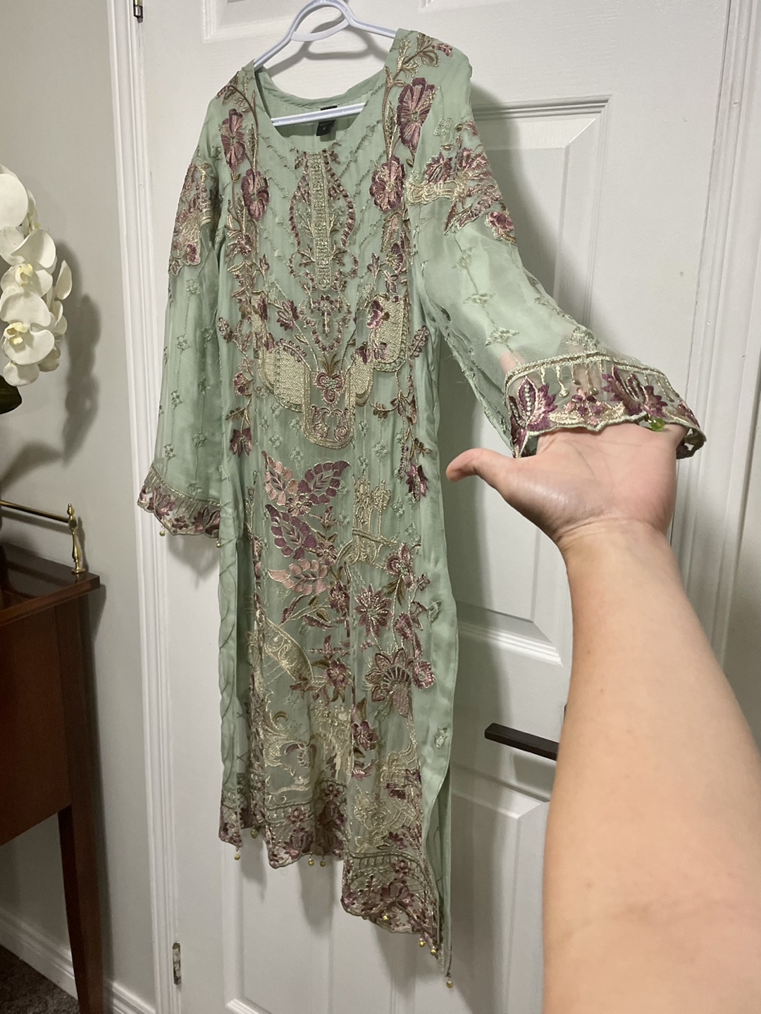 Embroidered Traditional Three Piece Suit - photo 3