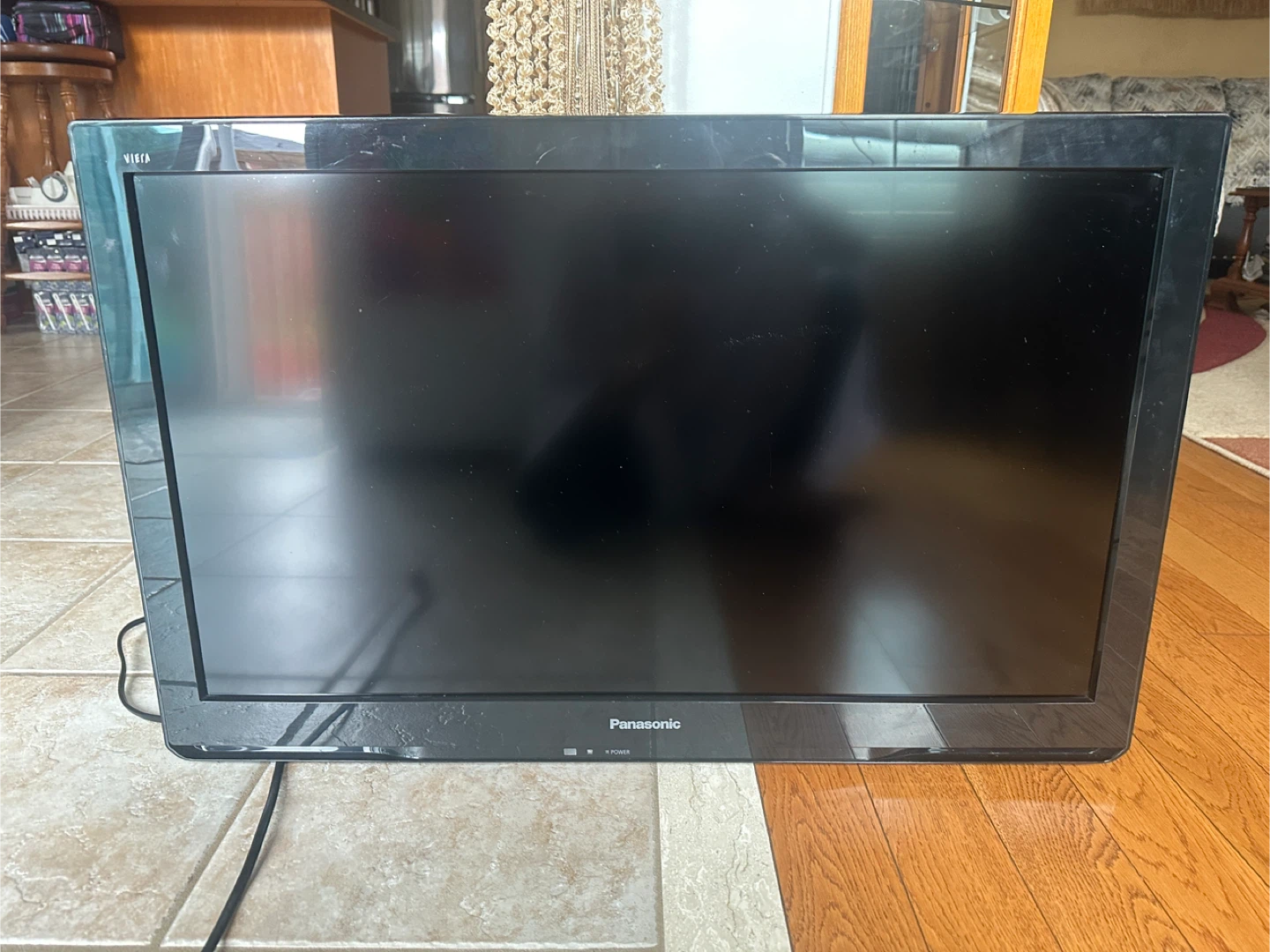 Panasonic VIERA TC-L32C3 LCD TV