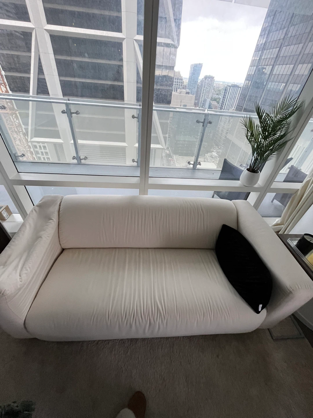 White Sofa - photo 2