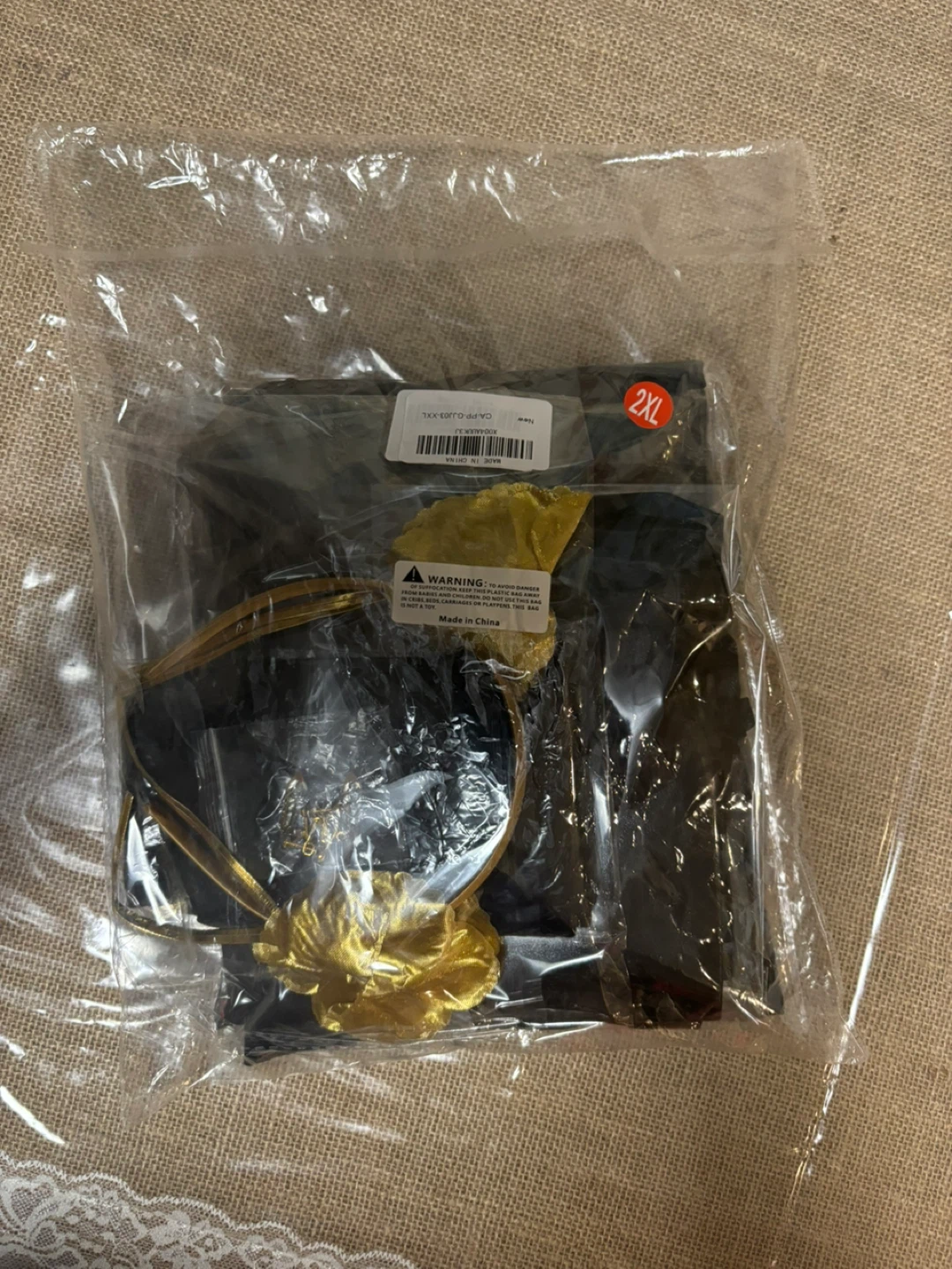 Black & Gold Costume - Size 2XL - photo 3