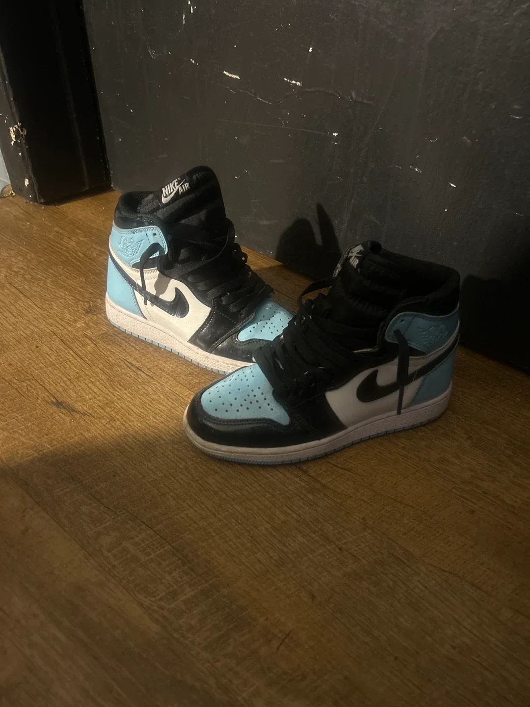 Air Jordan 1 Retro High Black/University Blue image indicator(3)