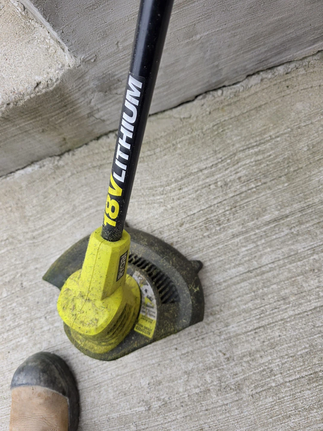 Ryobi 18V Lithium Cordless String Trimmer - photo 5