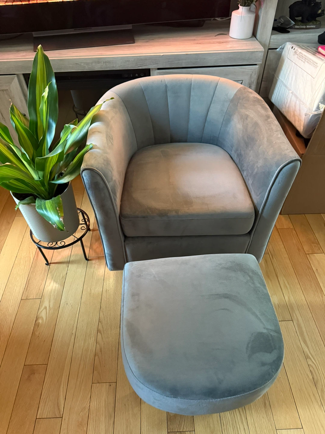 Gray Swivel Barrel Accent Chair with Ottoman