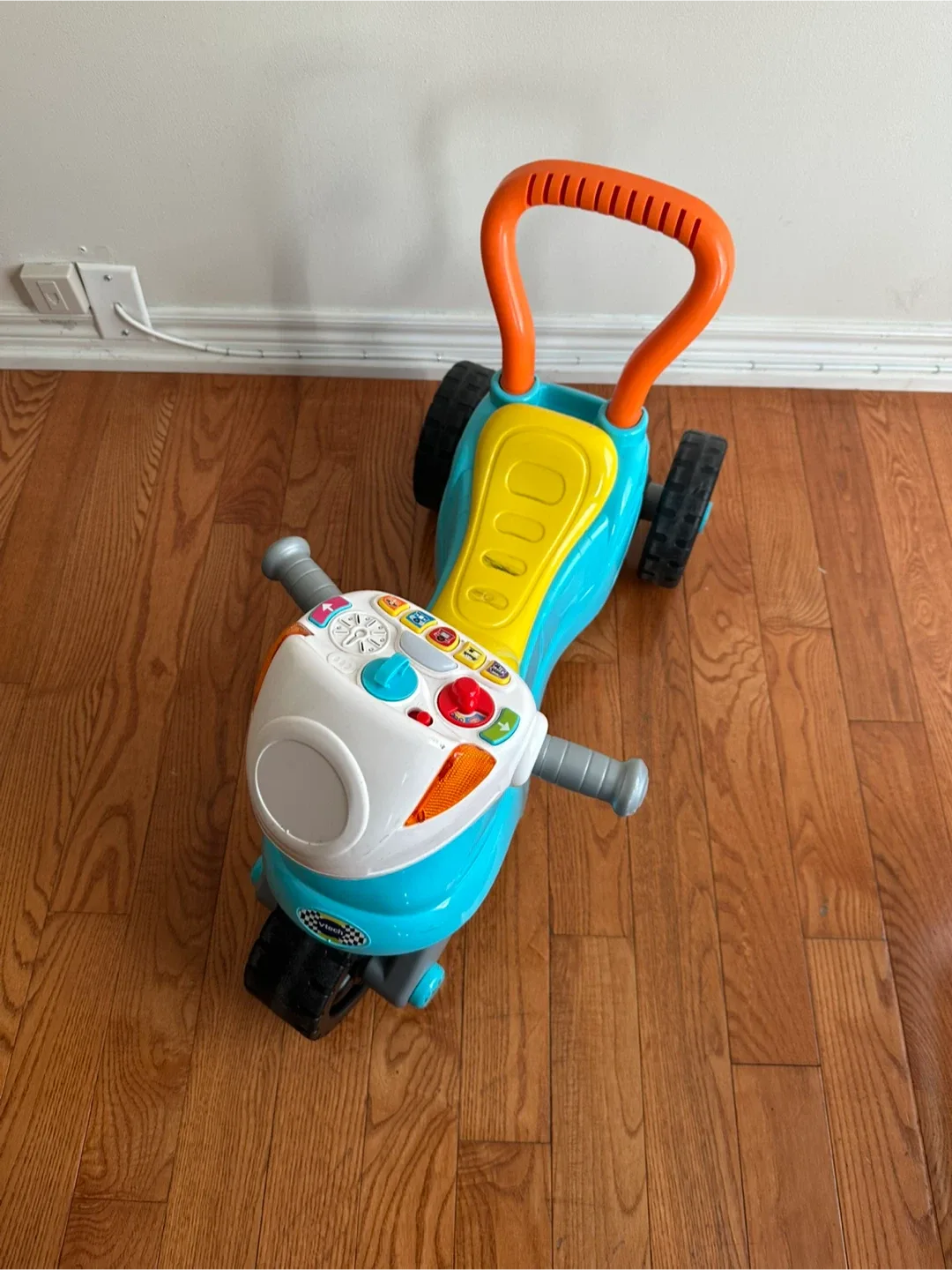 VTech Sit-to-Stand Smart Cruiser Ride-On Toy image indicator(2)