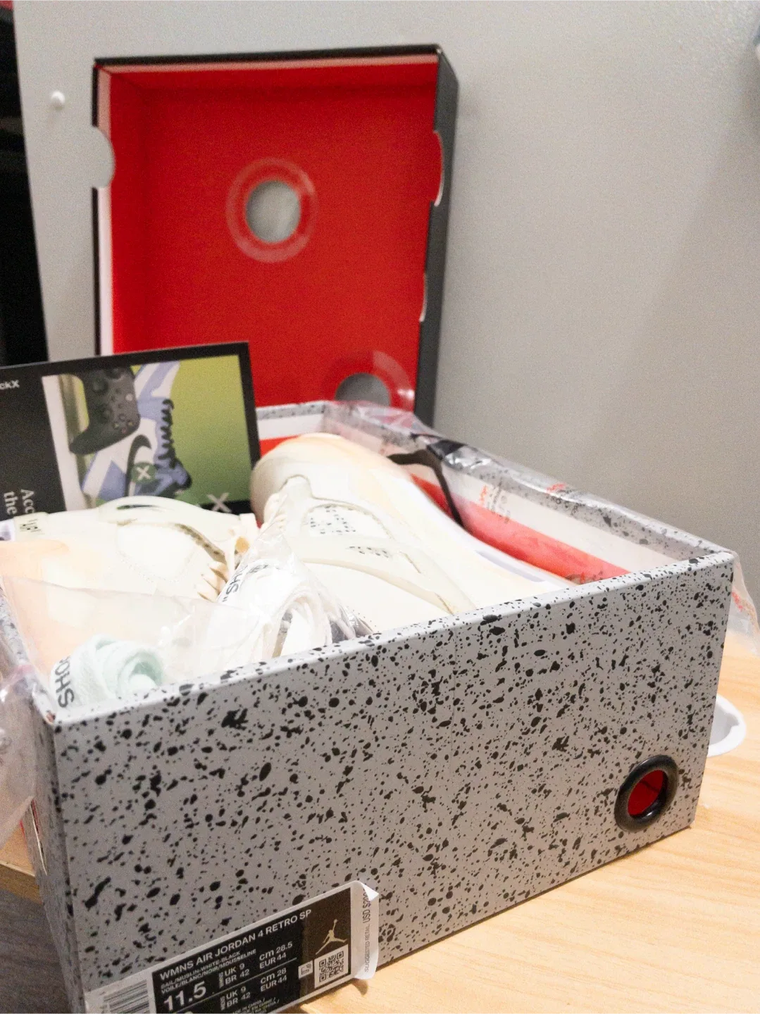 Nike Air Jordan 4 Retro SP Off-White Size 11.5 image indicator(2)