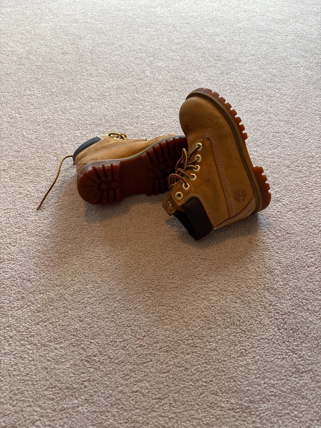 Timberland Boots Size 9.5M image indicator(5)