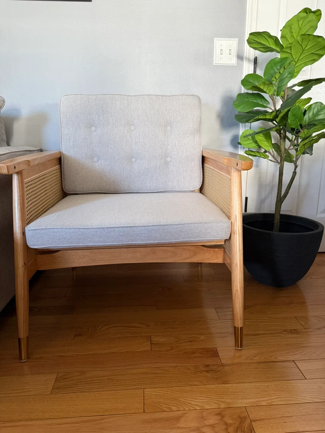 Accent Chair with Rattan Sides image indicator(7)