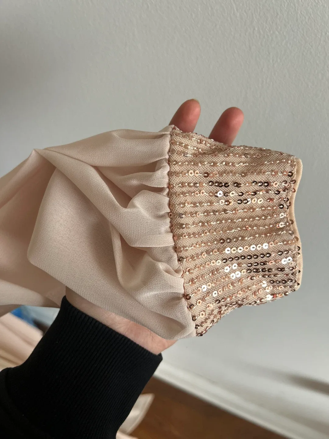 Giffniseti Dress image indicator(2)