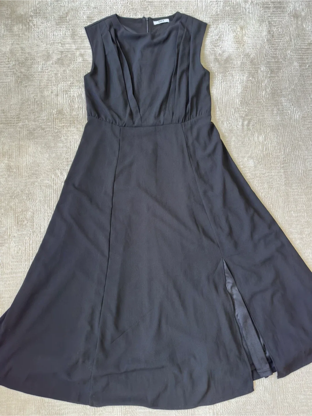 Black Flowy Dress - Perfect for Fall thumbnail