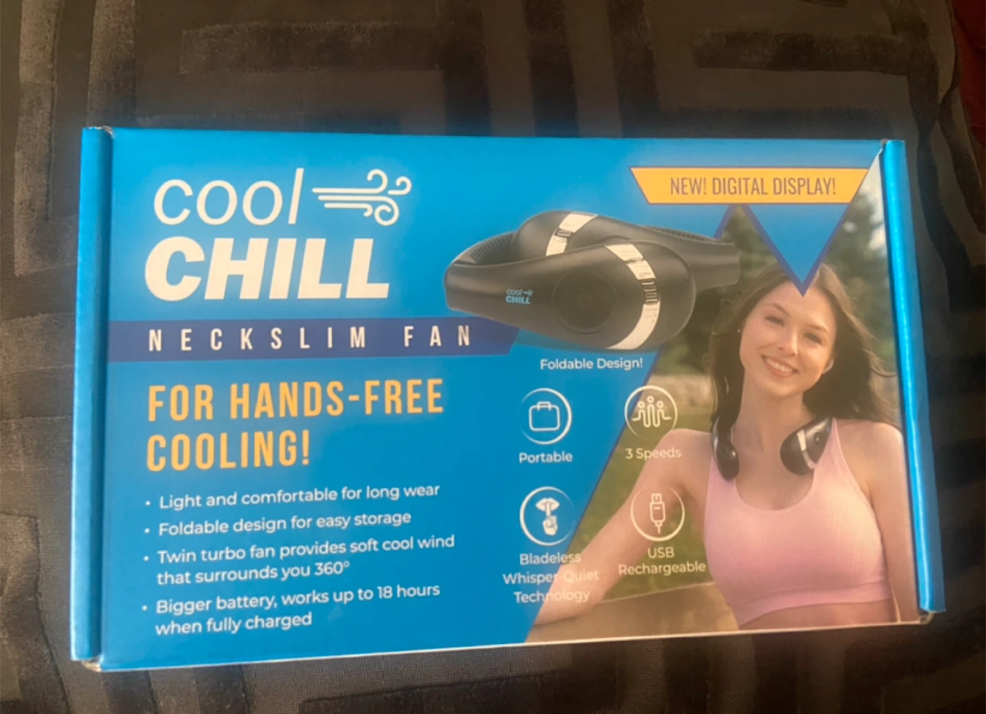 Black cooling fan for the neck