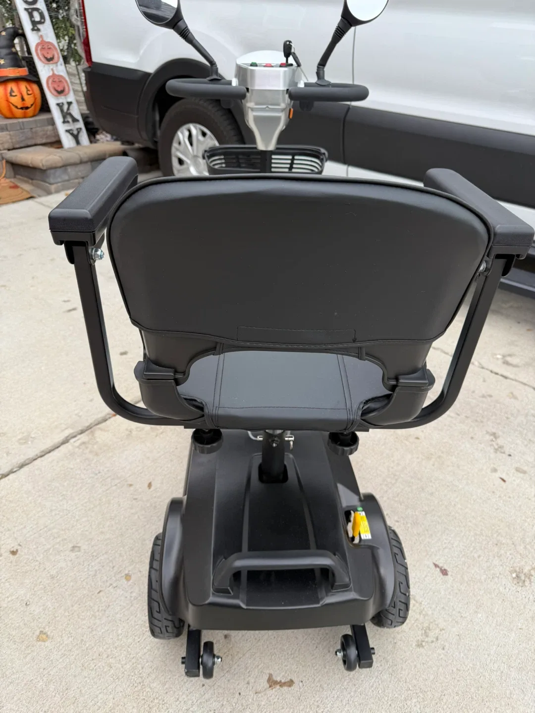 Wooken Mobility Scooter - Silver/Black image indicator(3)