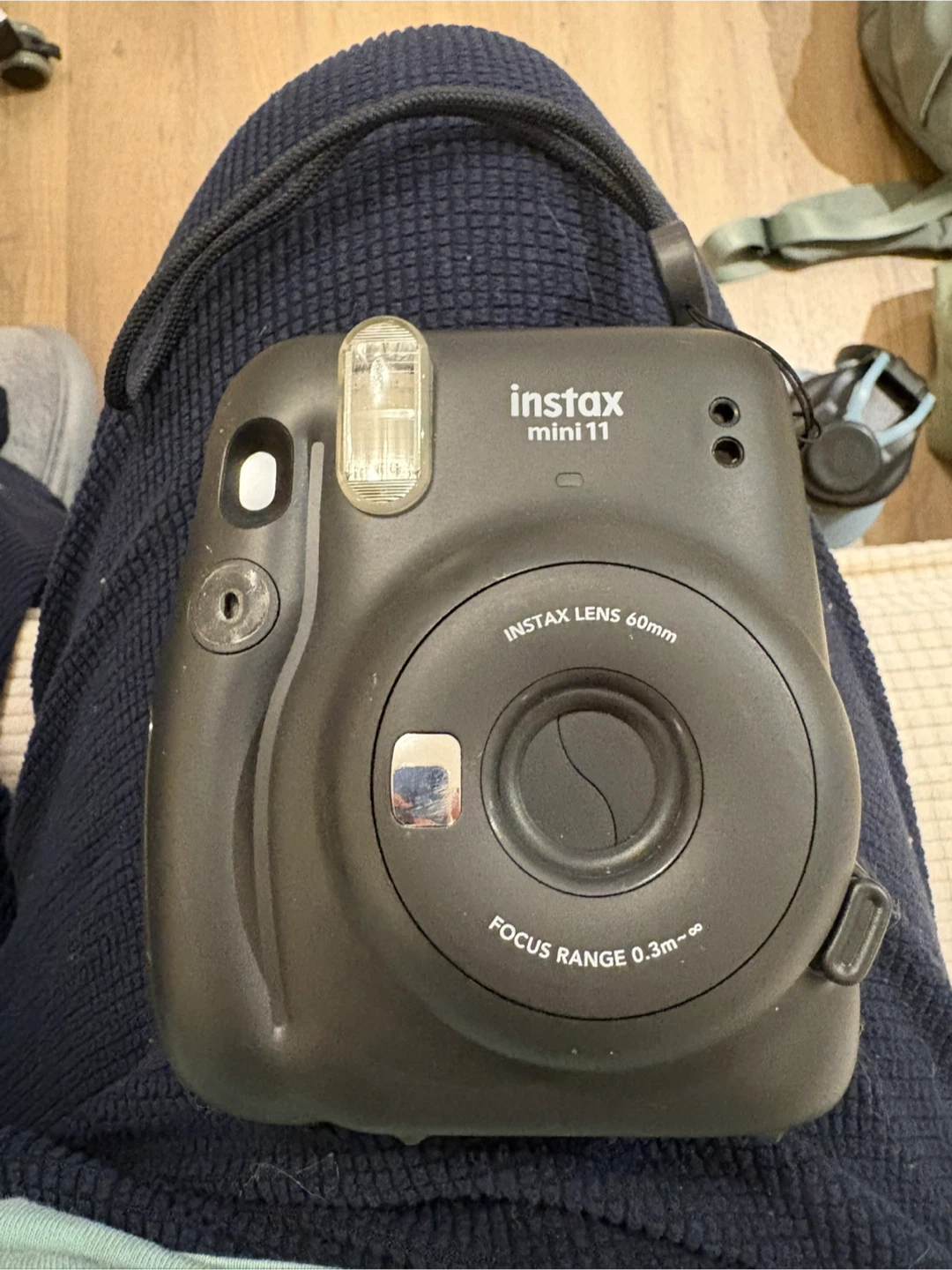 Fujifilm Instax Mini 11 (Charcoal Gray) + 20 Film Pack - photo 2
