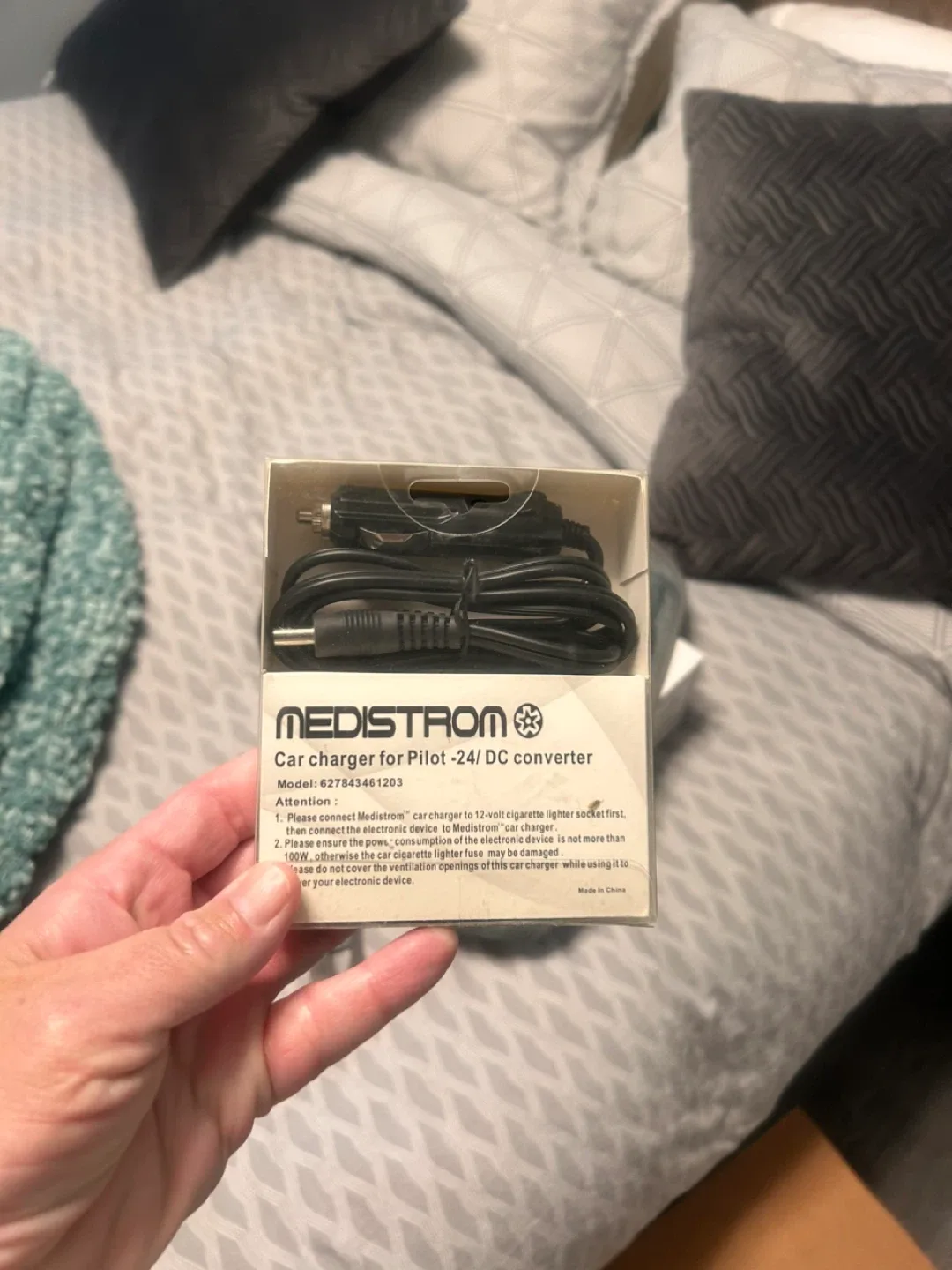 Medistrom Pilot-24 CPAP Battery Backup and car charger image indicator(6)