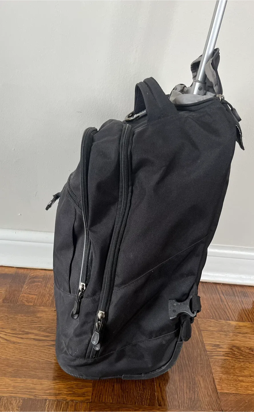 High Sierra Freewheel Wheeled Backpack image indicator(2)