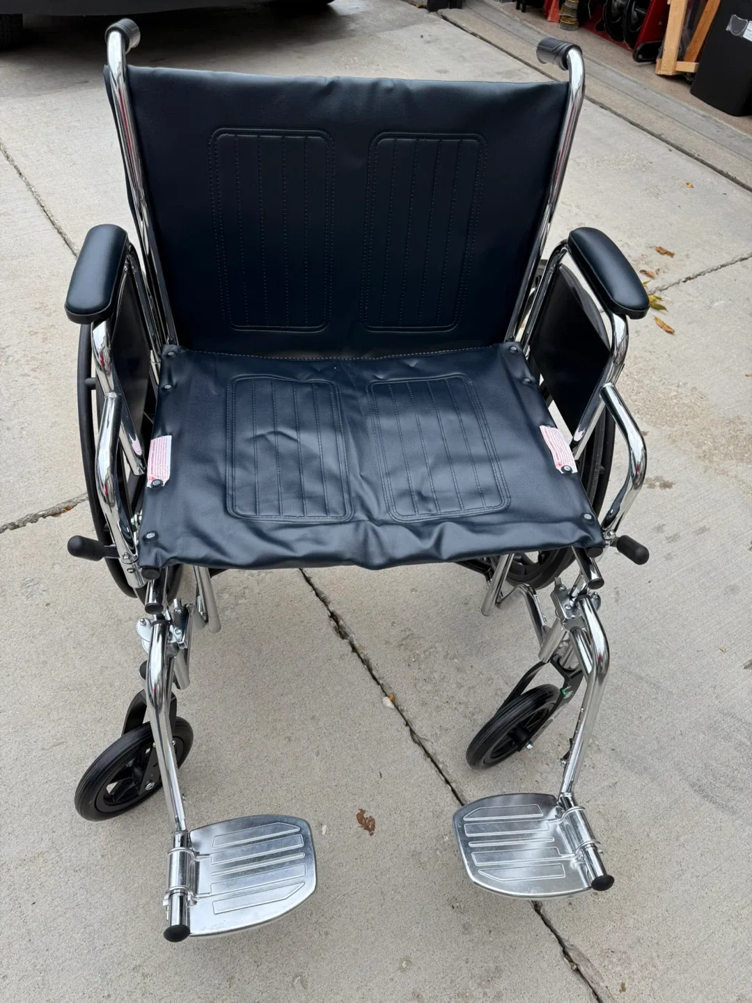 Medline Excel Wheelchair - Black image indicator(2)