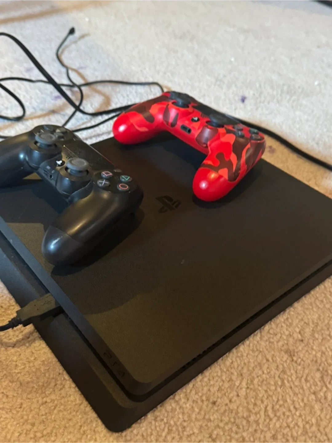 PlayStation 4 with 2 Controllers image indicator(2)