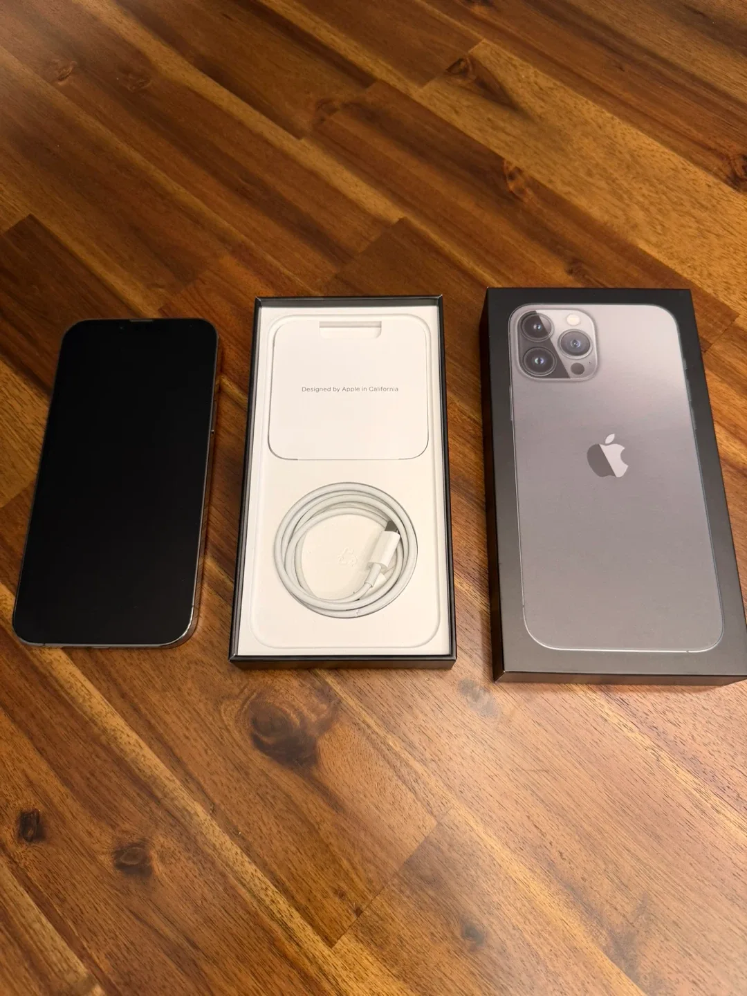 iPhone 13 Pro Max -256 Excellent Condition image indicator(2)