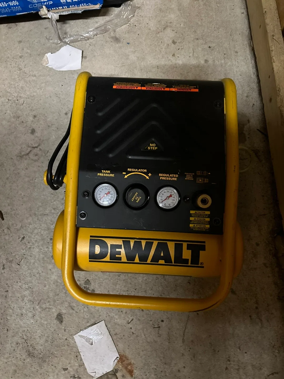 DeWalt D55140 Trim Compressor - 1 Gallon thumbnail