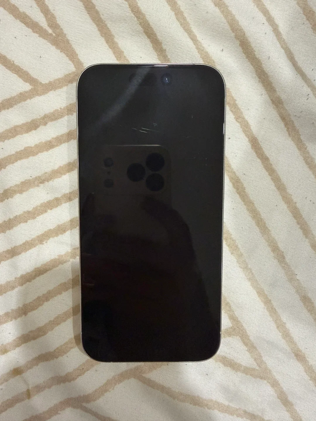 Apple iPhone 15 pro image indicator(2)