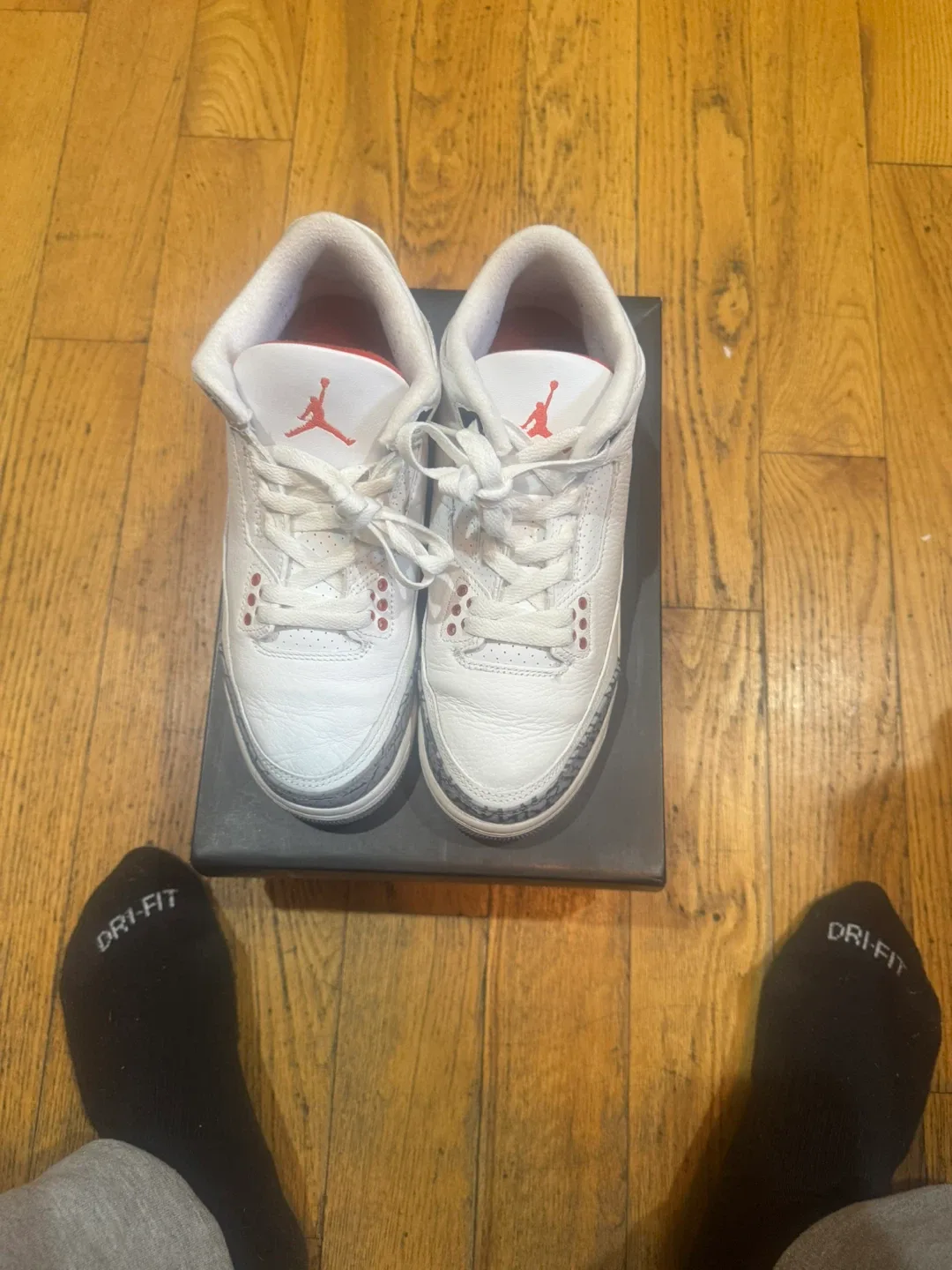 Air Jordan 3 Retro GS Summit White/Fire Red Size 6.5Y image indicator(6)