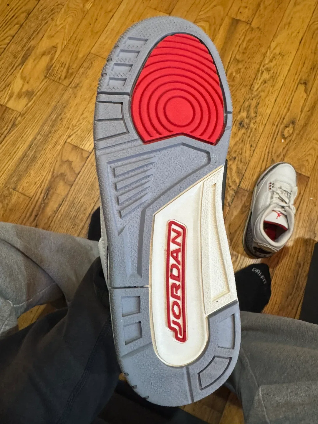 Air Jordan 3 Retro GS Summit White/Fire Red Size 6.5Y image indicator(4)