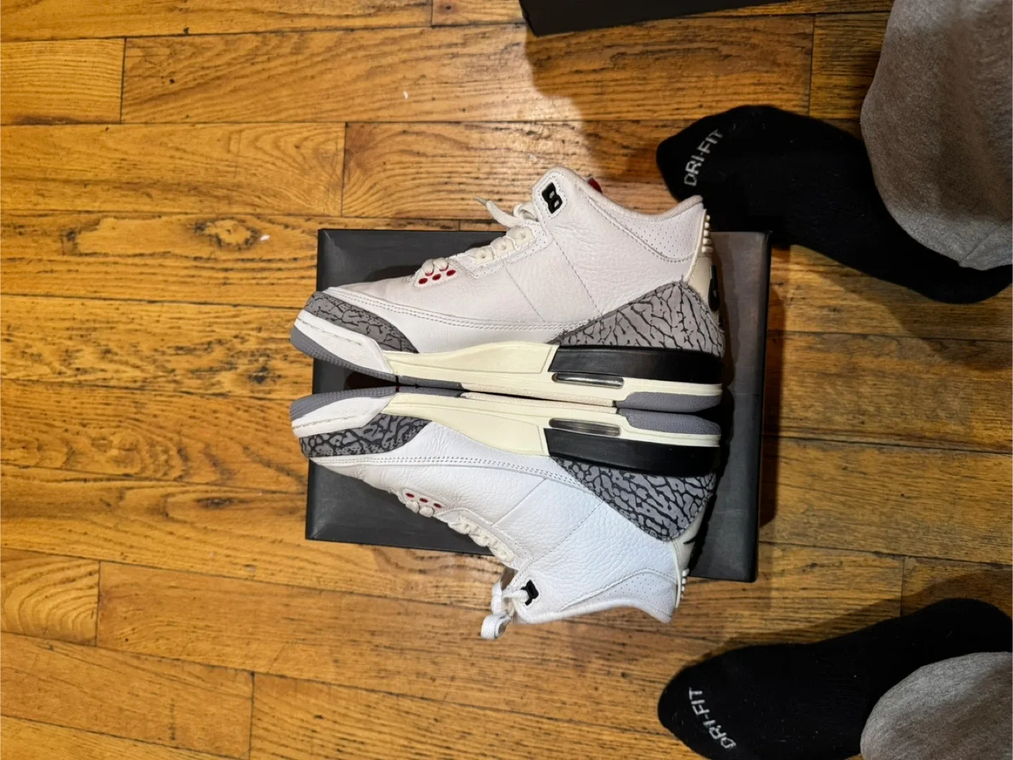 Air Jordan 3 Retro GS Summit White/Fire Red Size 6.5Y image indicator(10)