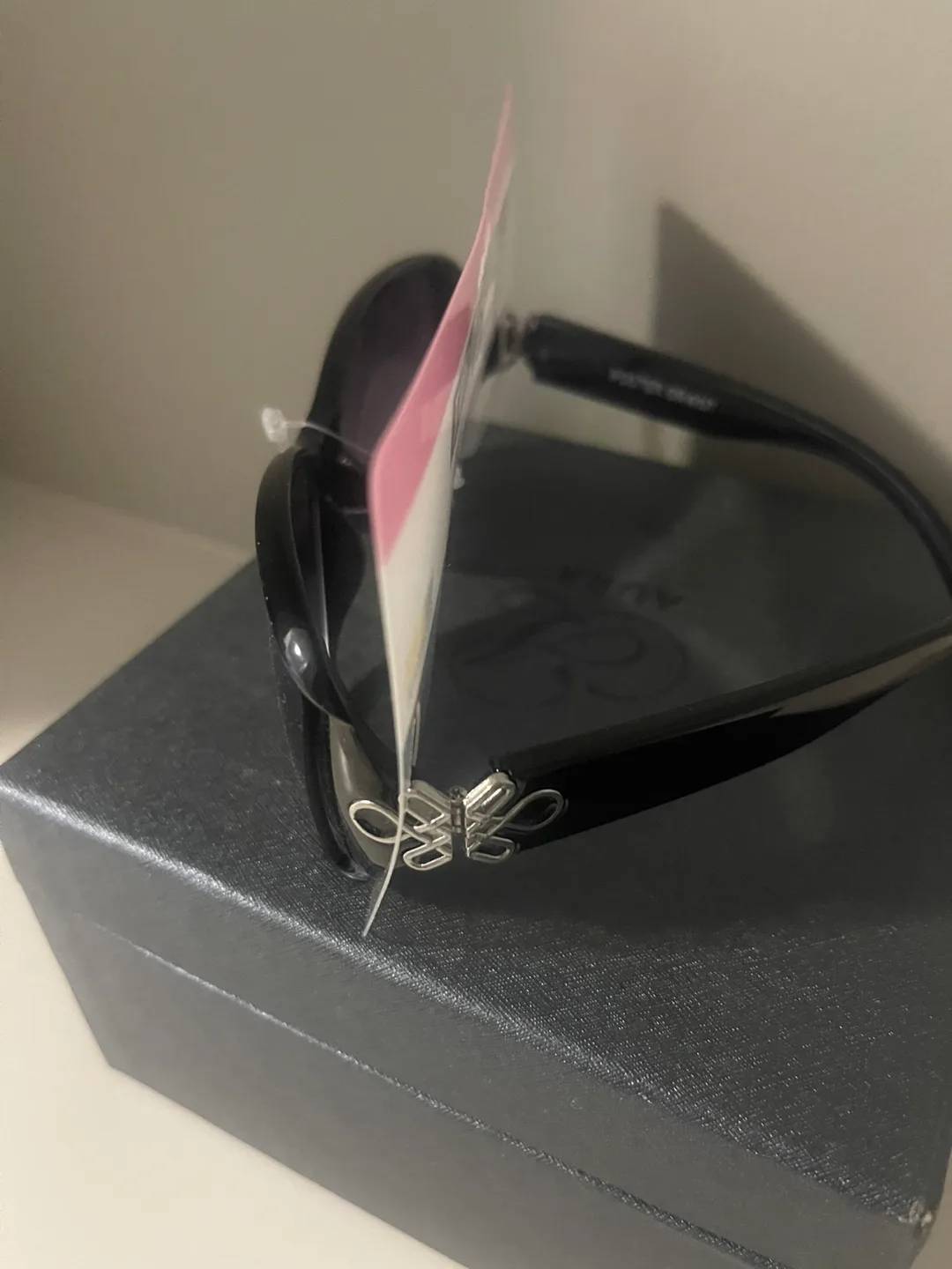 2 PAIRS - FOSTER GRANT CHIC Sunglasses, Black image indicator(6)