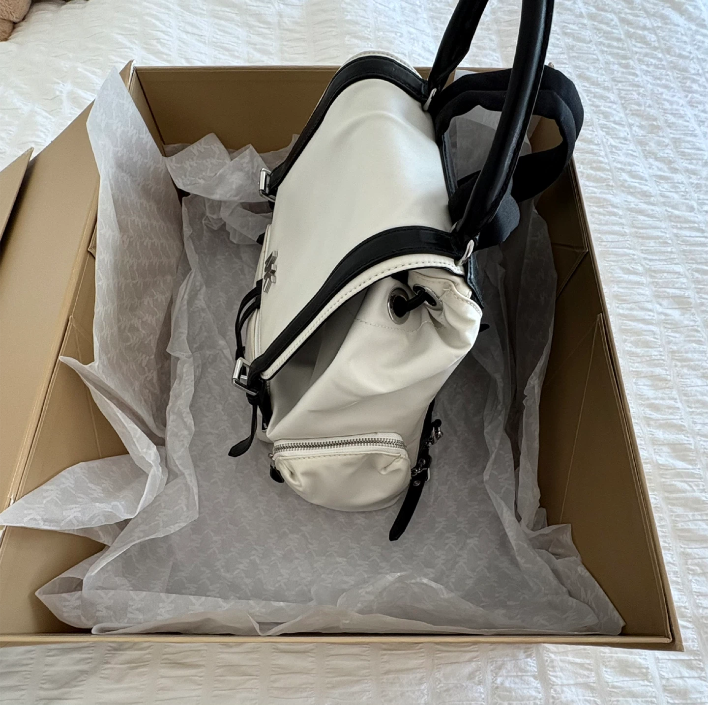 Michael Kors White Backpack - photo 3