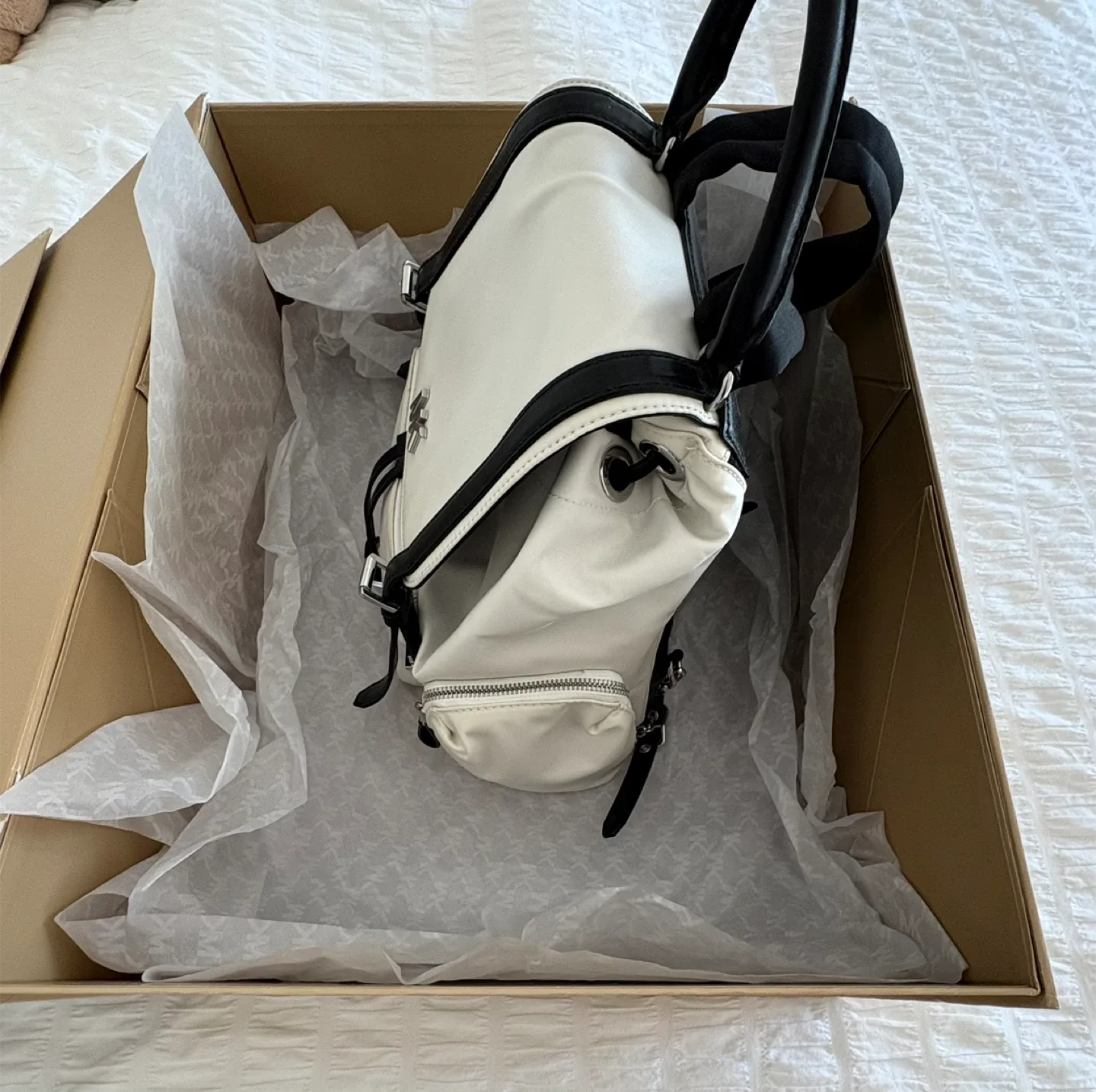 Michael Kors White Backpack image indicator(3)