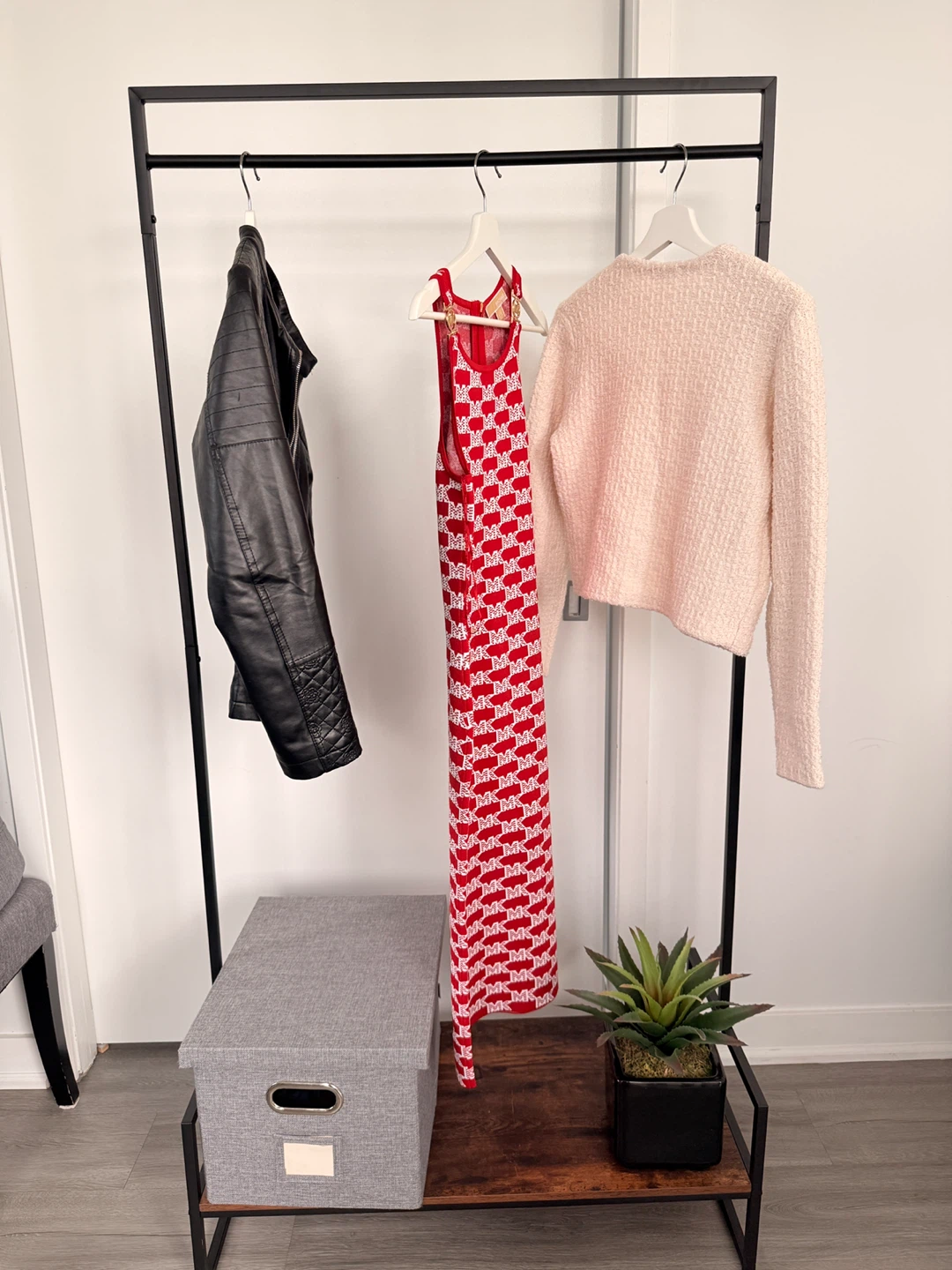 Clothes/ Garment Rack - photo 3