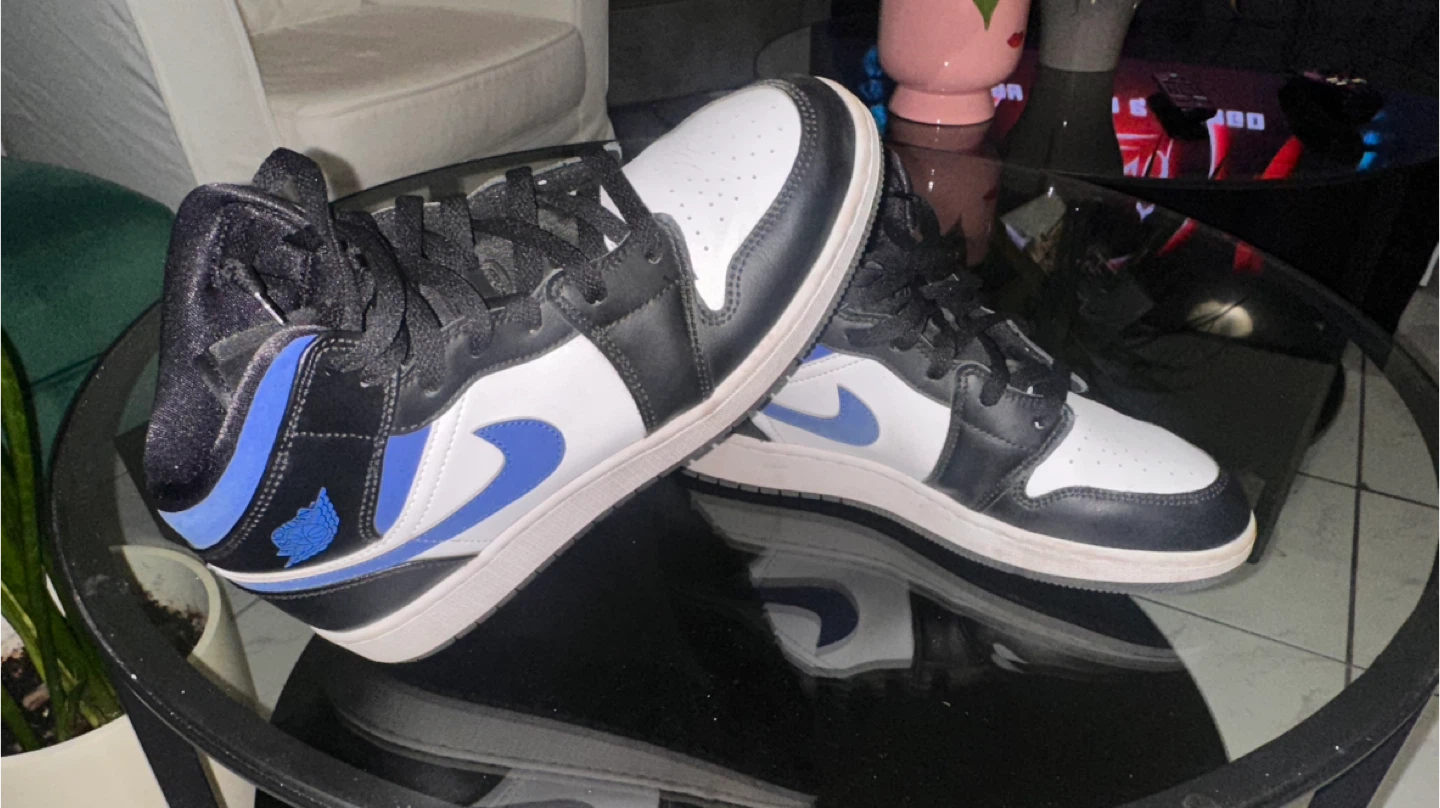Nike Air Jordan 1 Mid Hyper Royal - Size 7Y - photo 4