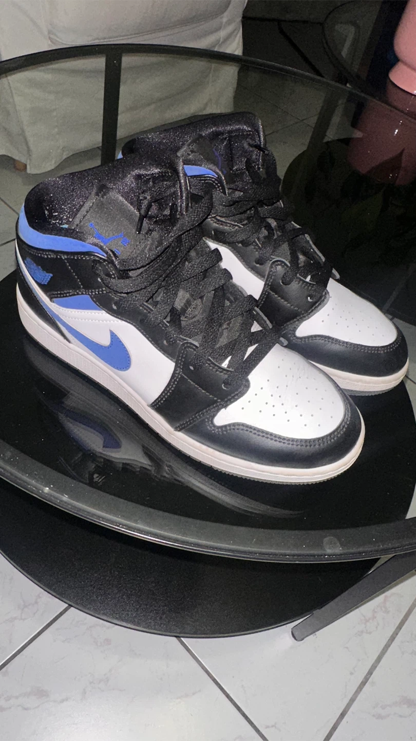 Nike Air Jordan 1 Mid Hyper Royal - Size 7Y