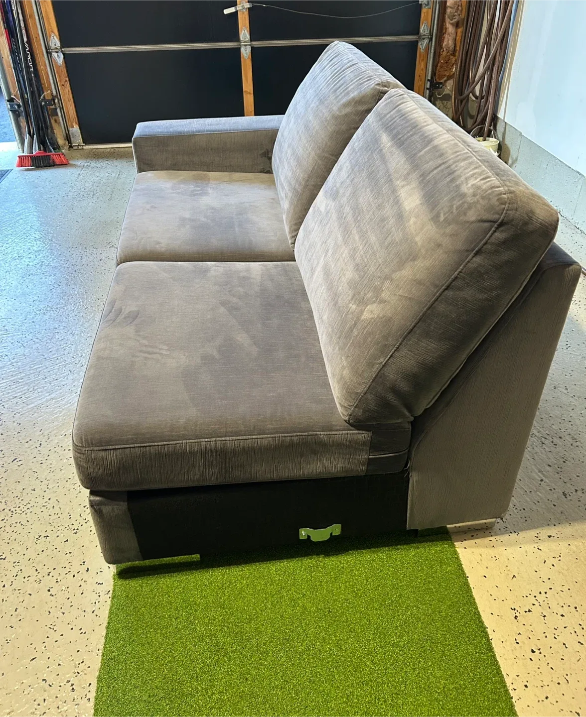 Grey Sectional Sofa - Great Condition! image indicator(7)