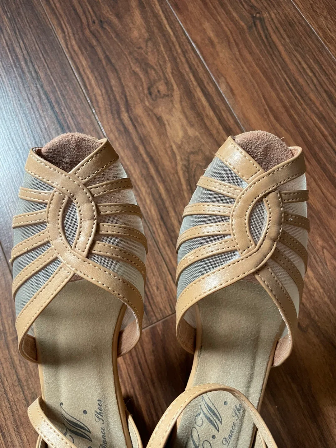 WM Dance Shoes - US Size 7 image indicator(5)