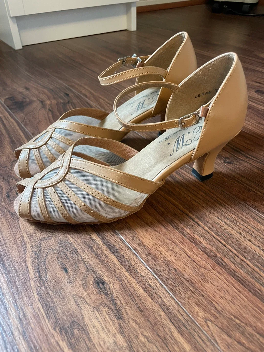 WM Dance Shoes - US Size 7 image indicator(2)