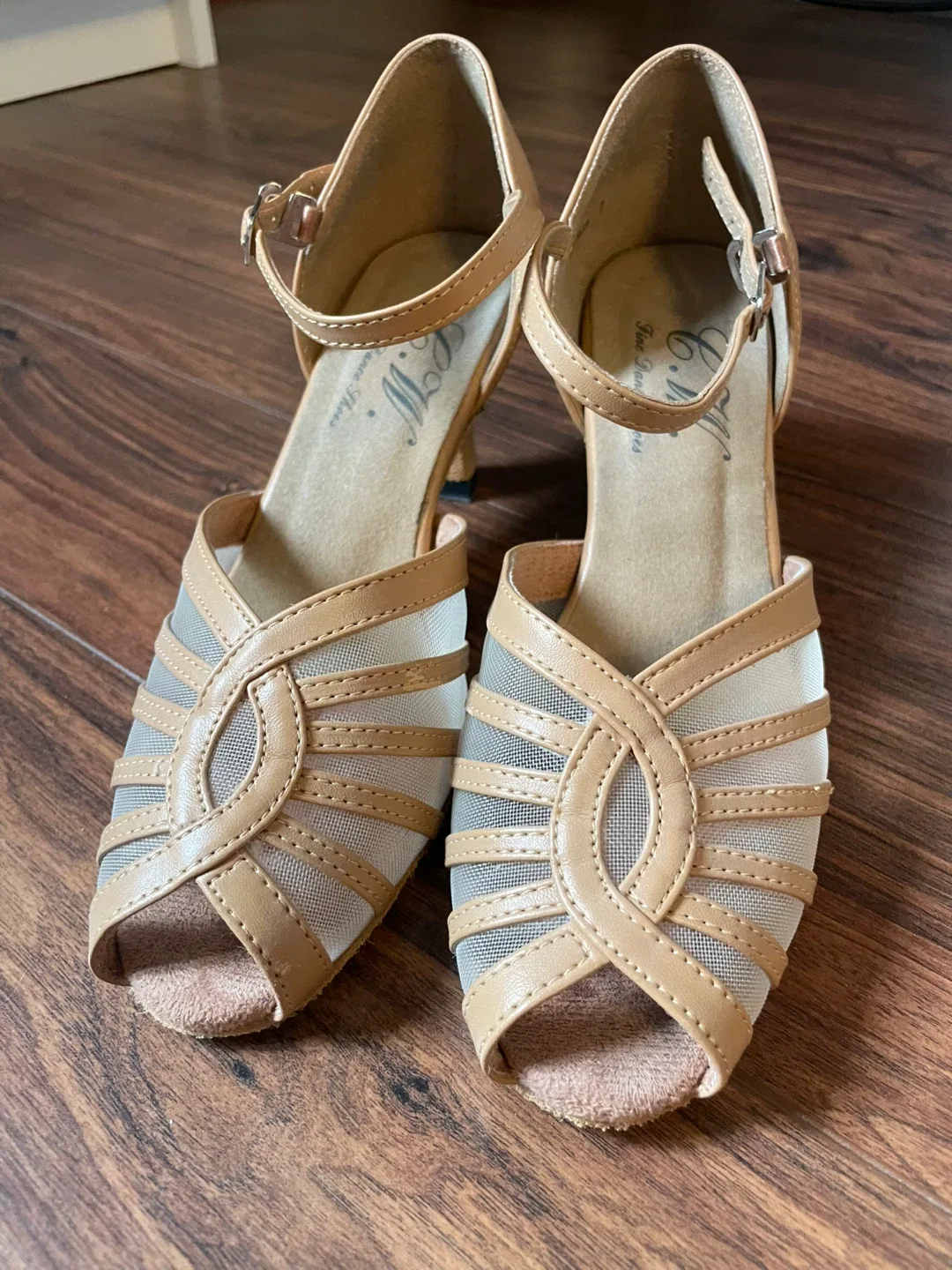 WM Dance Shoes - US Size 7 image indicator(3)