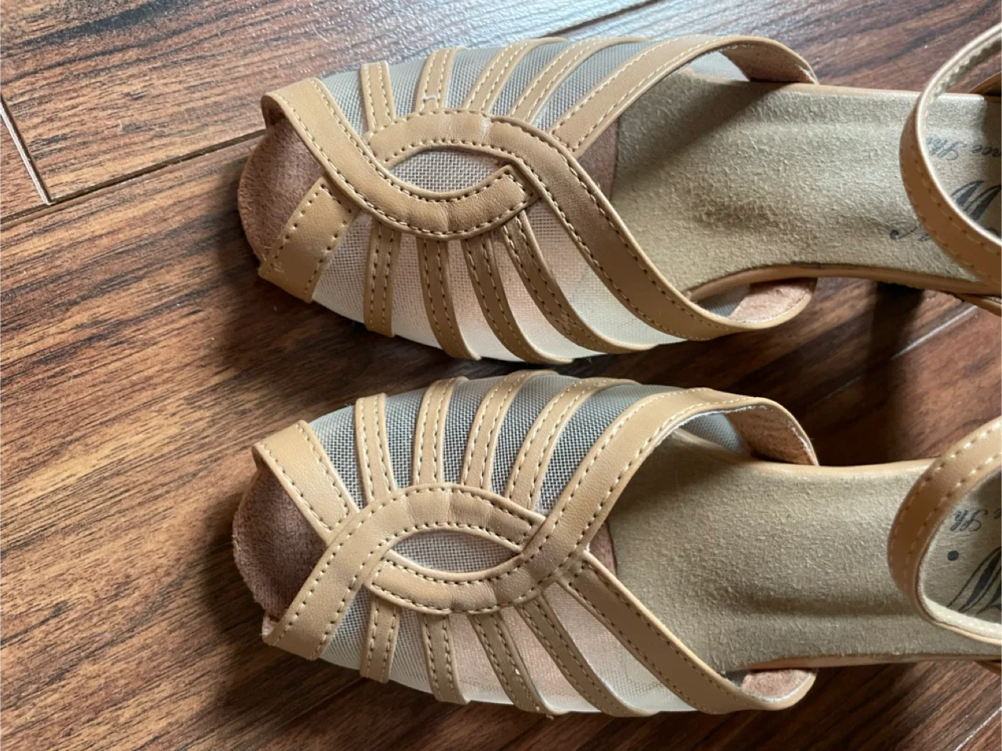 WM Dance Shoes - US Size 7 image indicator(4)