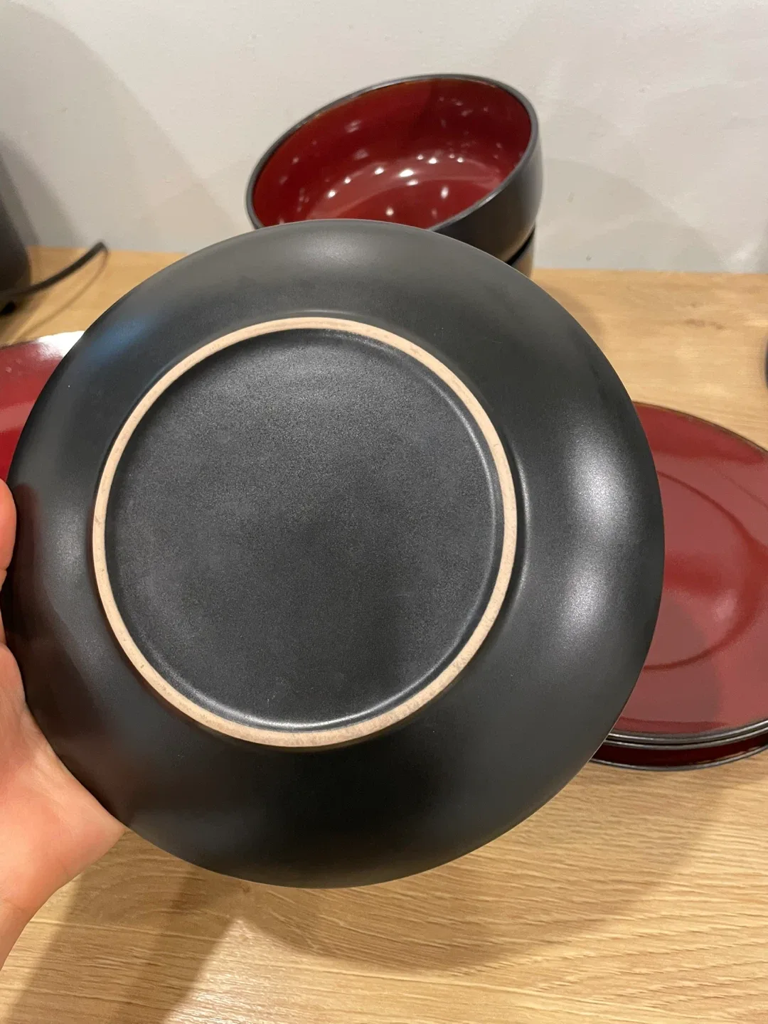 12 pieces Red & Black Dinnerware Set image indicator(4)