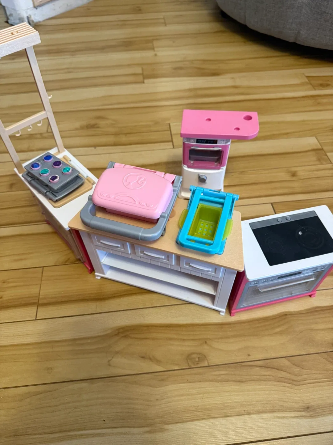 Barbie Dreamhouse & Vehicle Set image indicator(6)