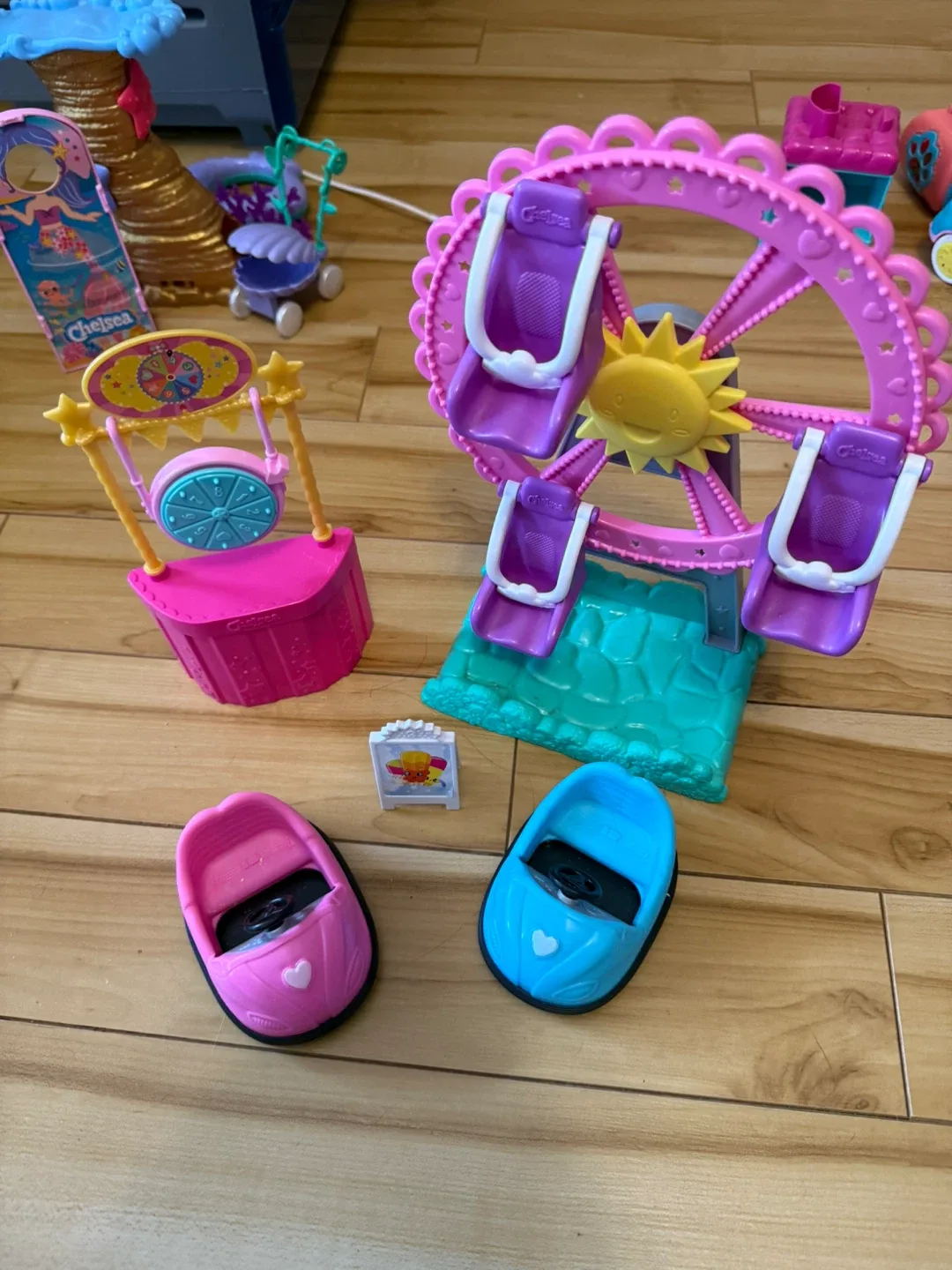 Barbie Dreamhouse & Vehicle Set image indicator(9)