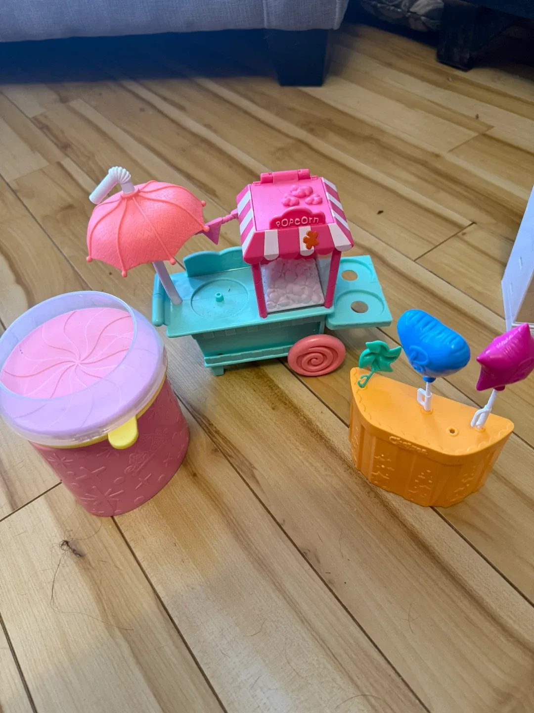 Barbie Dreamhouse & Vehicle Set image indicator(10)