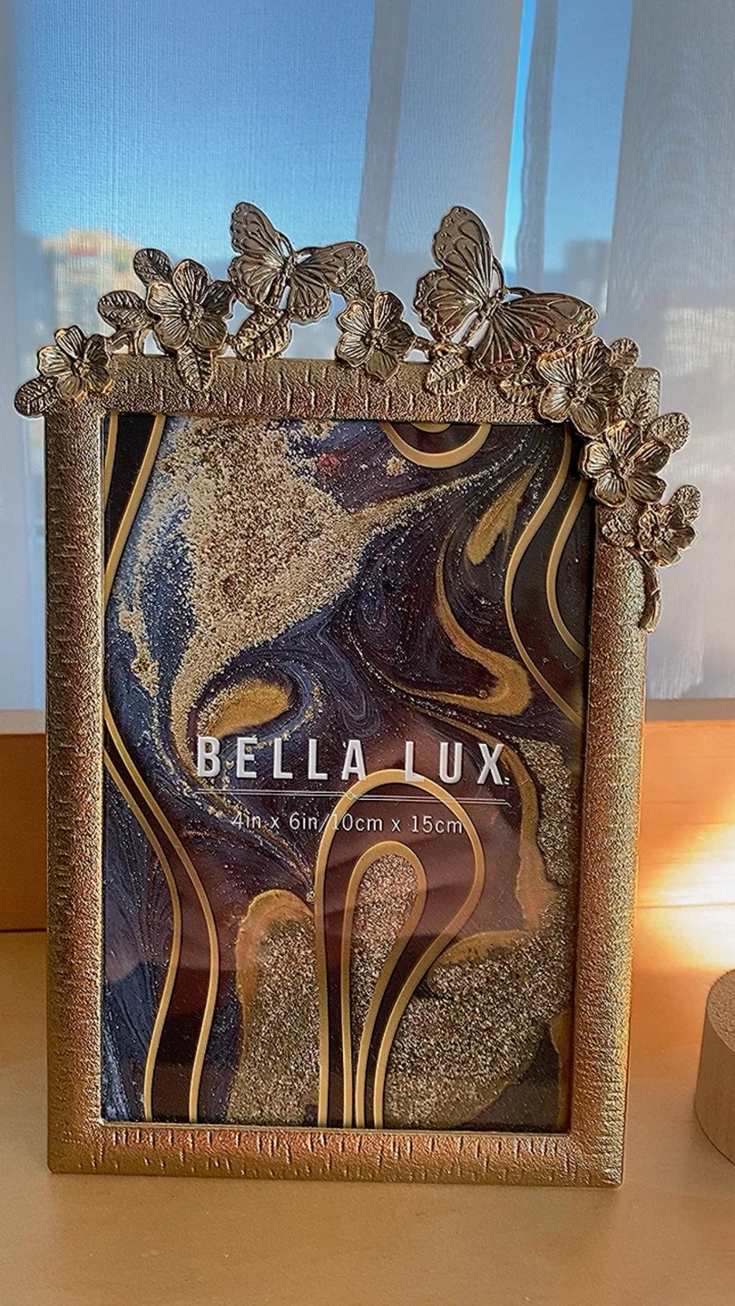 Bella Lux Butterfly Frame - 4x6 image indicator(3)