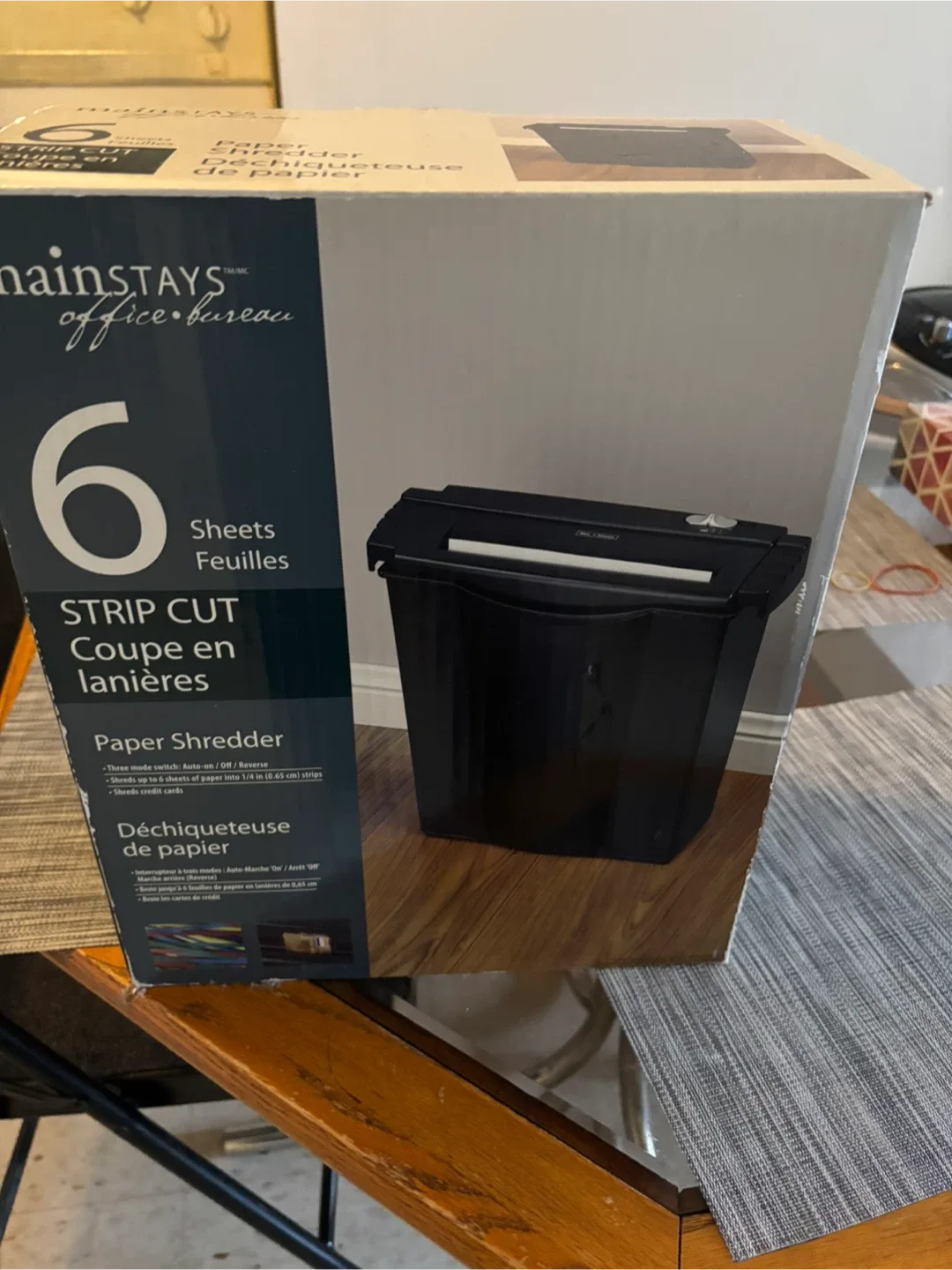 Used Mainstays 6-Sheet Strip Cut Paper Shredder